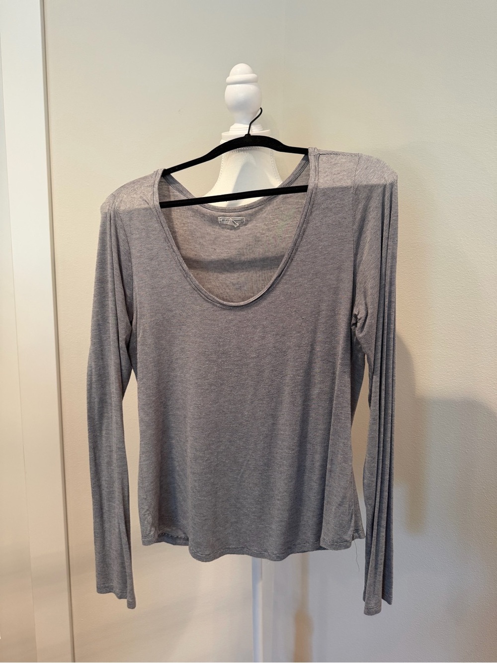 Melrose and Market Scoop Neck Long Sleeve Top - Light Gray